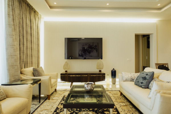 Aurora Suite - City Skyline View