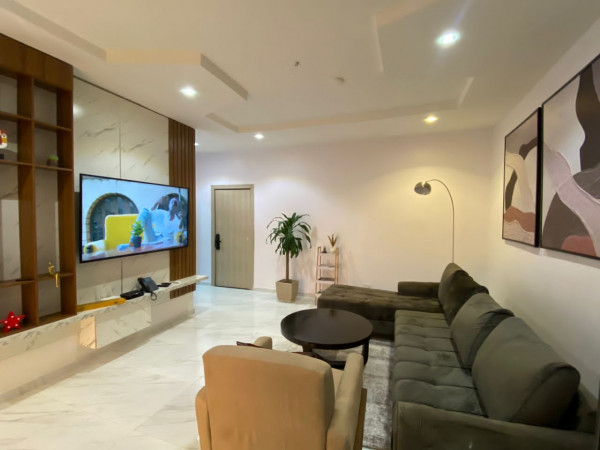 Tranquil Traveler - 305